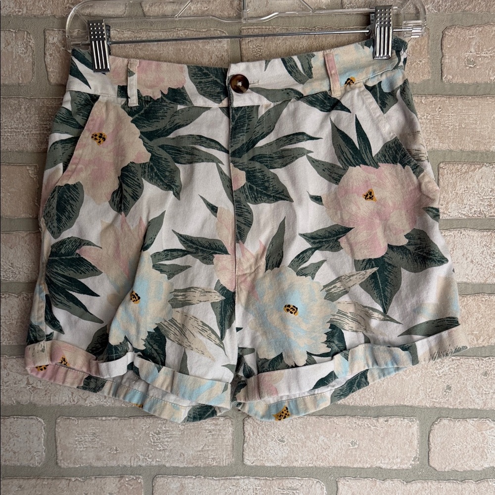 Billabong floral shorts size 26